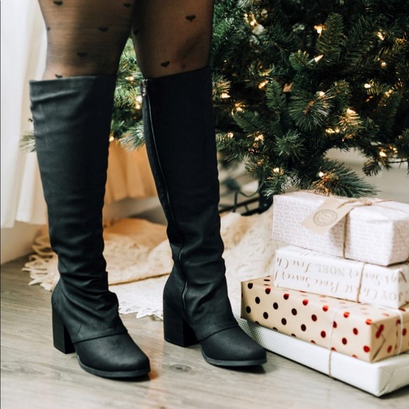 Black Knee High Rushed Top Block Heel Boots - Picture 5 of 5